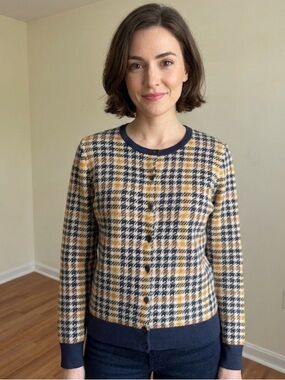 Ann Taylor || Woman’s Navy and Yellow Plaid Cardigan Sz Small